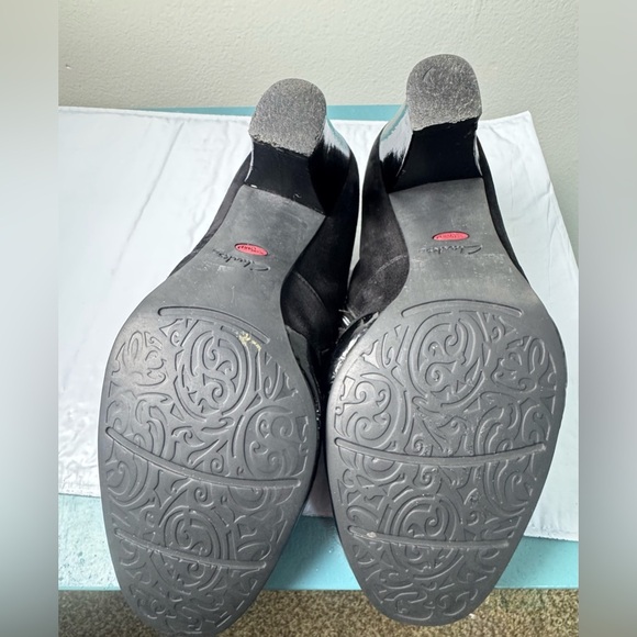 Clarks Artisan Black Leather Upper 3” Ankle Booties side Zipper - Size 8.5M USA - Picture 9 of 10